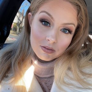 Meet your Posher, Lori